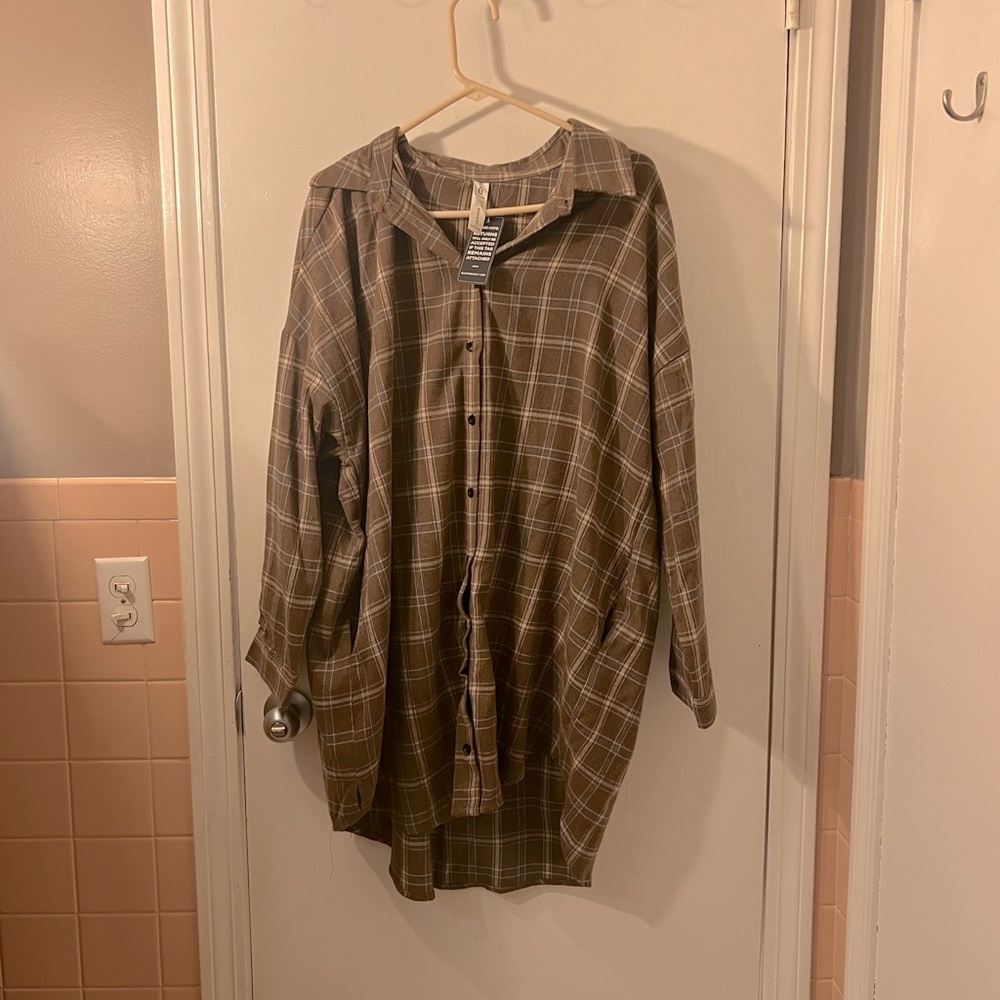 New oversized women's flannel